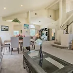 Spacious Home With Pool Less Than 5 Mi To Disney World